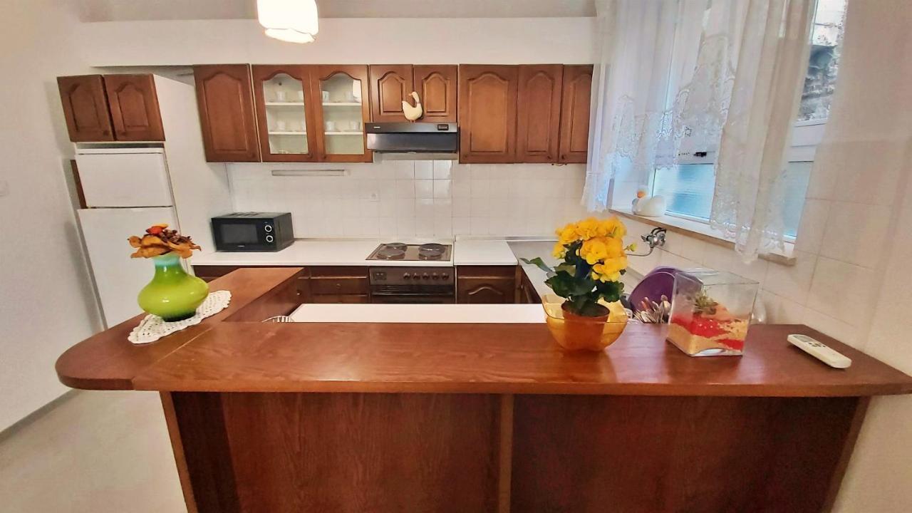 Apartment Cedo Омиш Экстерьер фото