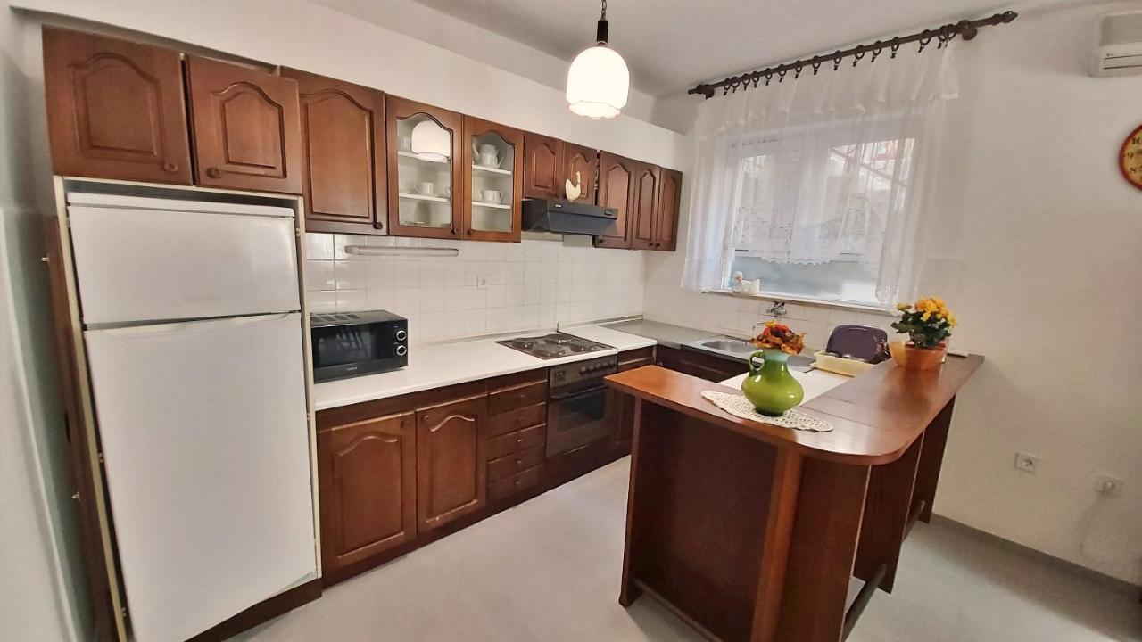 Apartment Cedo Омиш Экстерьер фото