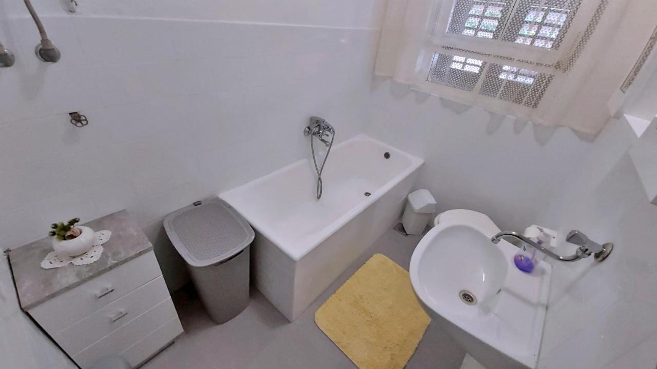 Apartment Cedo Омиш Экстерьер фото